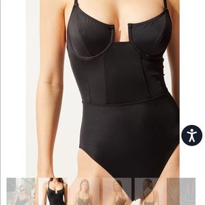 SOLID & STRIPED ‘THE VERONICA’ bathing suit. NEVER WORN.